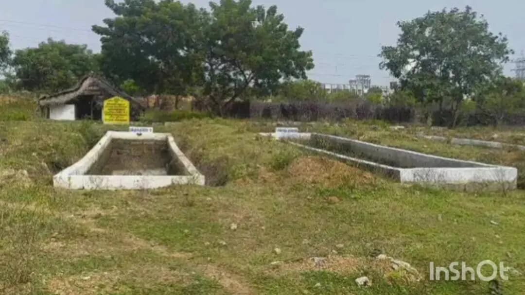 செங்கல்பட்டு: செங்கல்பட்டில் சாலை ஓரம் குப்பை எரிப்பு: பொதுமக்கள் குற்றச்சாட்டு