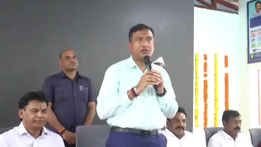 అదిలాబాద్ అర్బన్: కార్మికుల సంక్షేమ భవనాన్ని సద్వినియోగం చేసుకోవాలి: ఆదిలాబాద్ జిల్లా కలెక్టర్ రాజర్షిషా