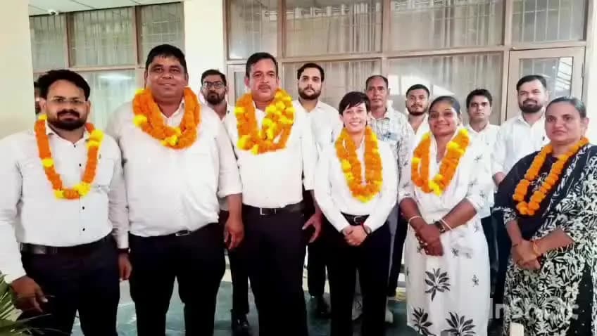 गुरुग्राम: पटौदी बार की सरकार,एडवोकेट मनीष चौहान, एडवोकेट जितेंद्र यादव, एडवोकेट रचना खोला और एडवोकेट हर्ष विजेता