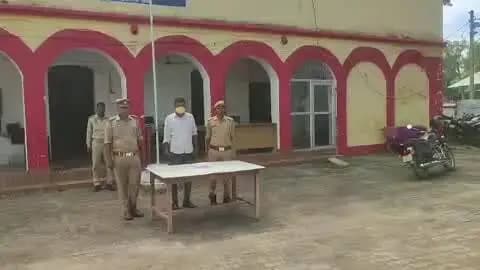 भिनगा: भिनगा क्षेत्र से करोड़ों की साइबर ठगी के लेनदेन में शामिल आरोपी गिरफ्तार, चेक और कूटरचित दस्तावेज बरामद