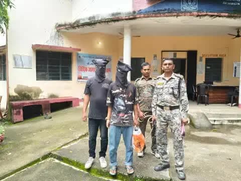 सिसई पुलिस ने बकरी चोरी के दो आरोपी को गिरफ्तार कर शुक्रवार को जेल भेज दिया।