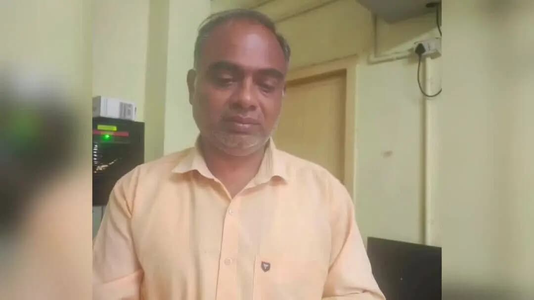 சின்ன சேலம்: தெங்கியாநத்தம் அரசுப் பள்ளியில் ஆசிரியர் பாலியல் தொந்தரவு கொடுத்ததால் மாணவி தற்கொலை முயற்சி ஆசிரியர் கைது
