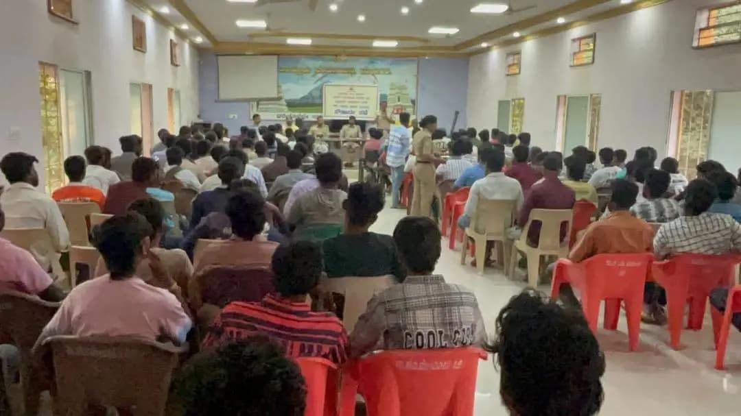 ಮಧುಗಿರಿ: ಗೌರಿ ಗಣೇಶ ಹಬ್ಬದ ಆಚರಣೆಗೆ ಪೊಲೀಸ್ ಕಟ್ಟುನಿಟ್ಟಿನ ಸೂಚನೆ