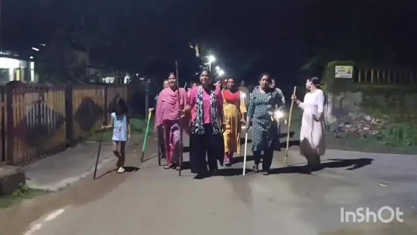 मनेन्द्रगढ़: मनेंद्रगढ़ रेलवे कॉलोनी में महिलाओं ने घरों की सुरक्षा संभाली, चोरी की घटनाओं से बढ़ी नाराजगी