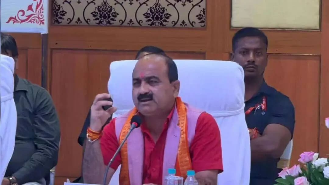 निवाड़ी: ओरछा में सांसदों की बैठक: रेल विकास का खाका तैयार, यात्री सुविधाओं पर जोर