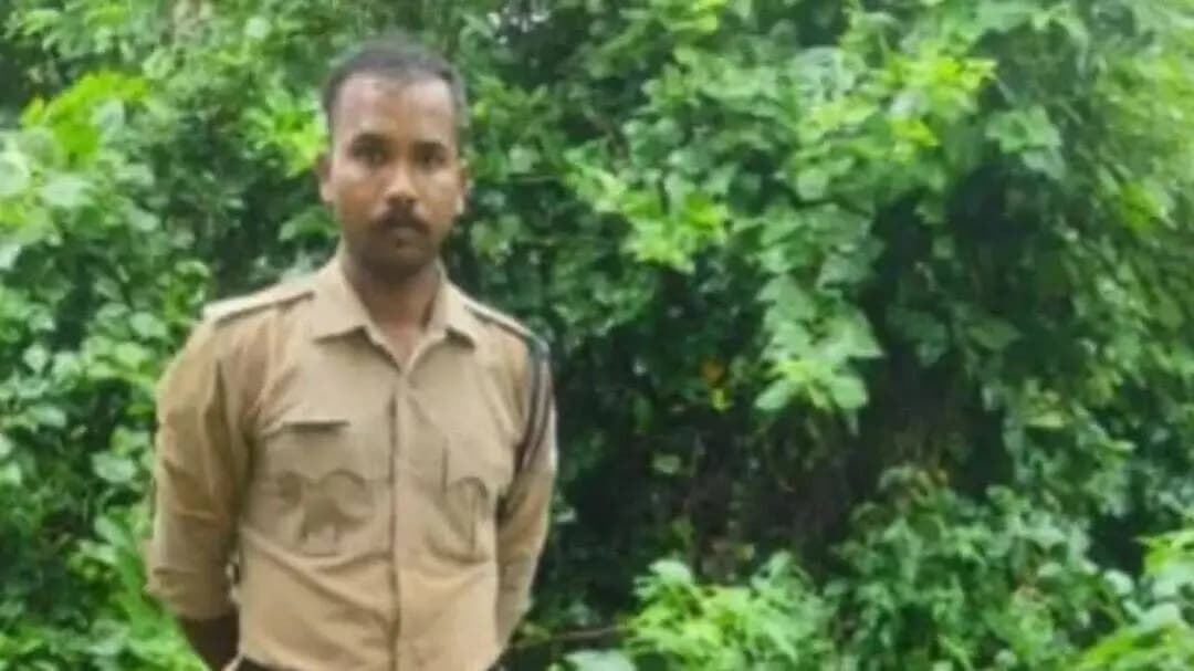 निवाड़ी: निवाड़ी में अवैध शराब के ठिकानों पर आबकारी विभाग ने की बड़ी कार्रवाई