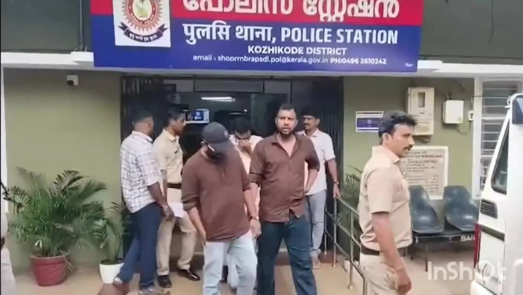 കോഴിക്കോട്: കോഴിക്കോട് പേരാമ്പ്ര കൂട്ടബലാത്സംഗ കേസில் 4 പേര് അറസ്റ്റില്