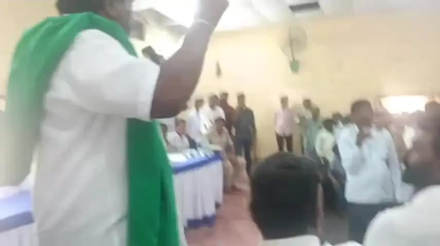 ಜಗಳೂರು: ದಾವಣಗೆರೆ ಚಿತ್ರದುರ್ಗ 400 ಕೆವಿ ಪ್ರಸರಣ ವಿದ್ಯುತ್ ಮಾರ್ಗ: ಭೂಮಿ ನಷ್ಟ ಪರಿಹಾರಕ್ಕೆ ಜಮೀನು ಮಾಲೀಕರ ಪಟ್ಟಣದಲ್ಲಿ ವಿರೋಧ