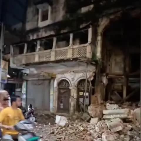 रायपुर: रायपुर में तेज आवाज में डीजे बजाने से इमारत गिरी, लोग बाल-बाल बचे