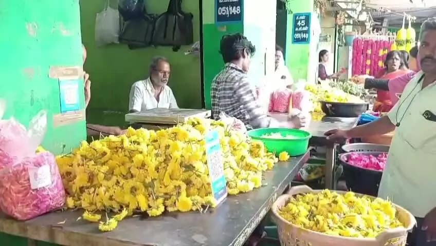 நாமக்கல்: நாமக்கல்லில் விநாயகர் சதுர்த்தி: மல்லிகை பூ விலை ரூ.1200 ஆக உயர்வு!