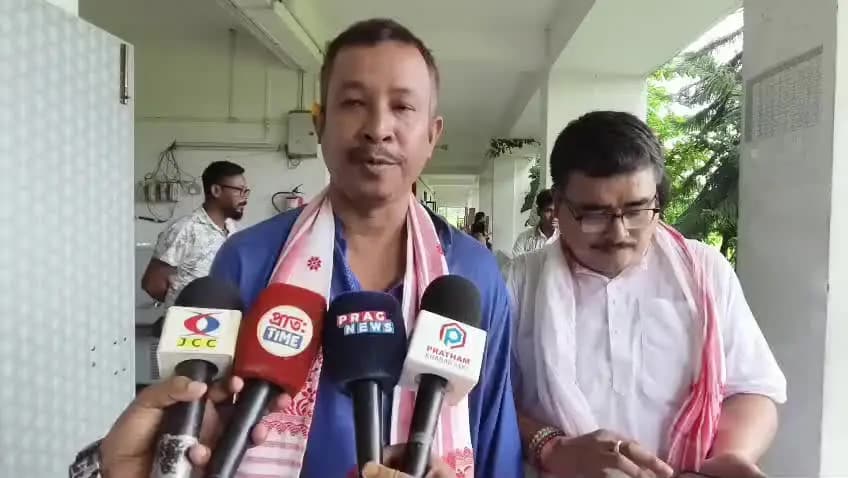 মৰিগাঁও: গুৰুকুল একাডেমীত উলহ মালহেৰে মহাপুৰষ শ্ৰীমন্ত শংকৰদেৱ গুৰুজনাৰ ৪৫৮ সংখ্যক তিৰোভাৱ তিথি পালন