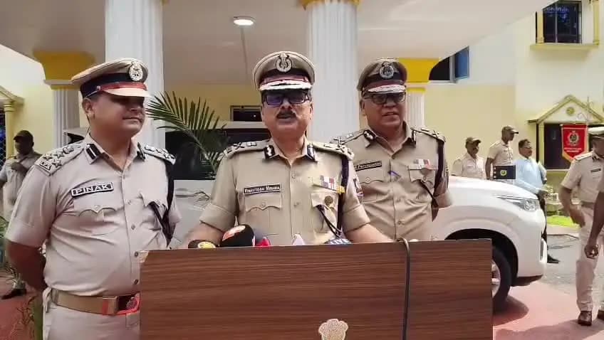 ବାଲେଶ୍ବର ସଦର: ବାଲେଶ୍ୱର ଗସ୍ତରେ ଆସି ସମୀକ୍ଷା ବୈଠକ ପରେ ଡିଆଇଜିଙ୍କ କାର୍ଯ୍ୟାଳୟ ଠାରେ ପ୍ରତିକ୍ରିୟା ରଖିଲେ ପୋଲିସ ଡି ଜି