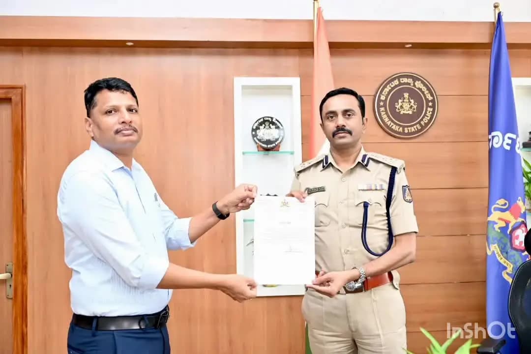 ಕಲಬುರಗಿ: ನಗರದಲ್ಲಿ ಇನ್ಸ್ಪೆಕ್ಟರ್ ಅರುಣಕುಮಾರ ಅವರಿಗೆ ಪ್ರಶಂಸನಾ ಪತ್ರ ನೀಡಿದ ನಗರ ಪೊಲೀಸ್ ಆಯುಕ್ತರು