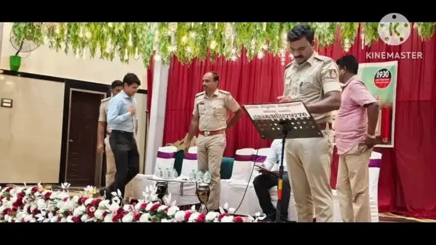 ಸಿಂದಗಿ: ಪಟ್ಟಣದಲ್ಲಿ ಪೊಲೀಸ್ ಅಧಿಕಾರಿಗಳಿಂದ ಗಣೇಶ ಮಹಾ ಮಂಡಳಿಯೊಂದಿಗೆ ಗಣೇಶ ಹಬ್ಬದ ಶಾಂತಿ ಸಭೆ