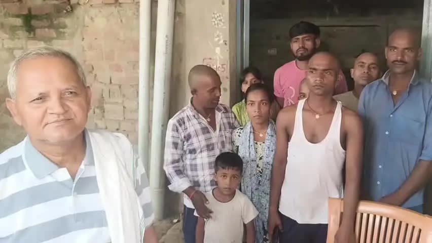 गुरुआ: एक साथ जिया बचपन, एक साथ हुई अंतिम विदाई; दो सहेलियां एक ही कब्र में दफन