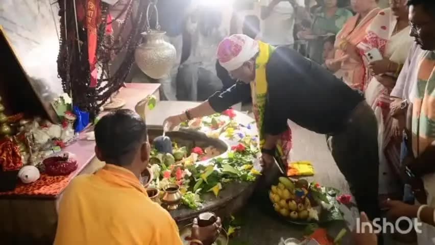 মৰিগাঁও: নগাঁও লোকসভা উপ-নিৰ্বাচন: দেওশাল মন্দিৰত পূজা-অৰ্চনা দেৱাশীষ শৰ্মাৰ