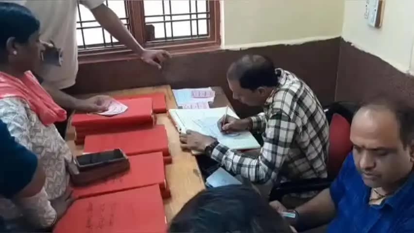 शामगढ़: शामगढ नगर परिषद द्वारा राष्ट्रीय लोक अदालत लगाकर शिविर का आयोजन किया गया