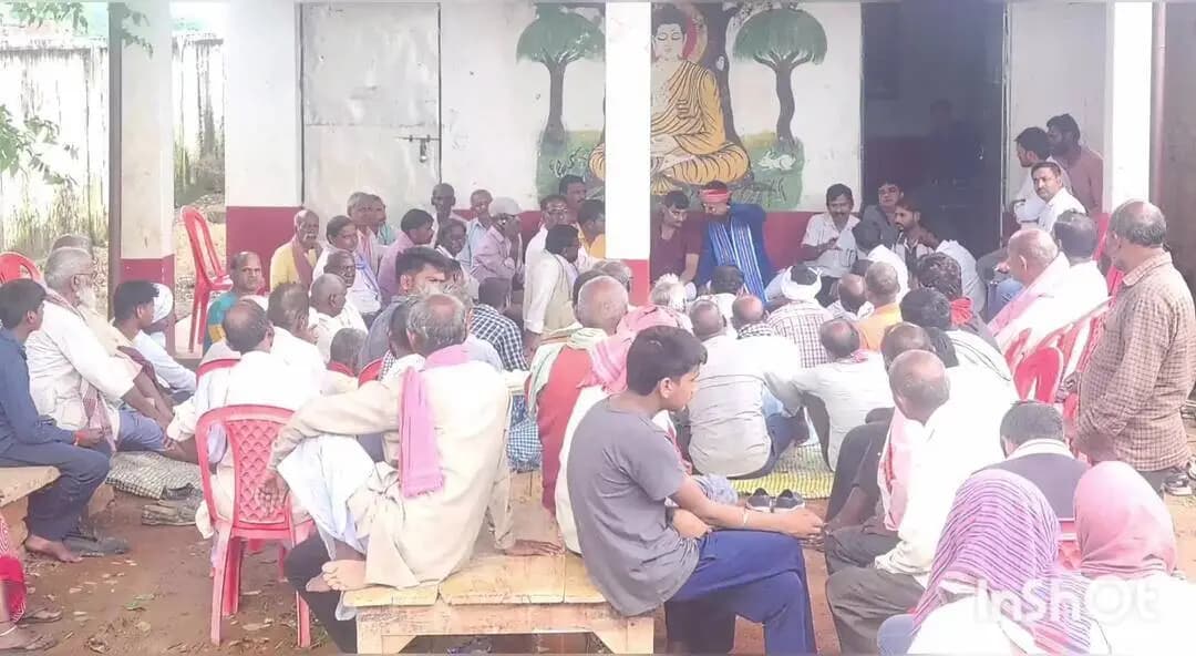 रॉबर्ट्सगंज: बघोर गांव में किसान पंचायत, किसानों ने कहा- जान दे देंगे, जमीन नहीं देंगे