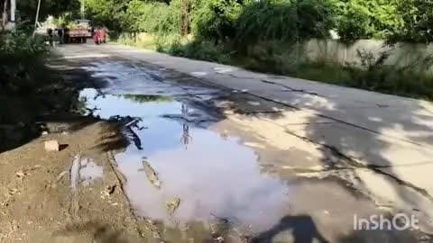 मांगरौल: मांगरोल बंमोरीकला सड़क मार्ग पर कीचड़ और पानी फैलने से वाहन चालक परेशान, सीसी रोड भी हुआ खराब