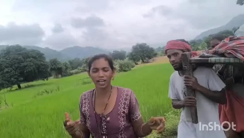 ରାୟଗଡା: ଗୁଡ଼ାରୀ ବ୍ଲକ ଶିରିଗୁଡ଼ା ପଞ୍ଚାୟତର ସାଡାକଣା ଗ୍ରାମର ଜଣେ ଗର୍ଭବତୀଙ୍କୁ ଖଟିଆରେ ୩ କିମି କାଦୁଅ ରାସ୍ତାରେ ବୋହି ମହିଳାଙ୍କ ପ୍ରତିକ୍ରିୟା