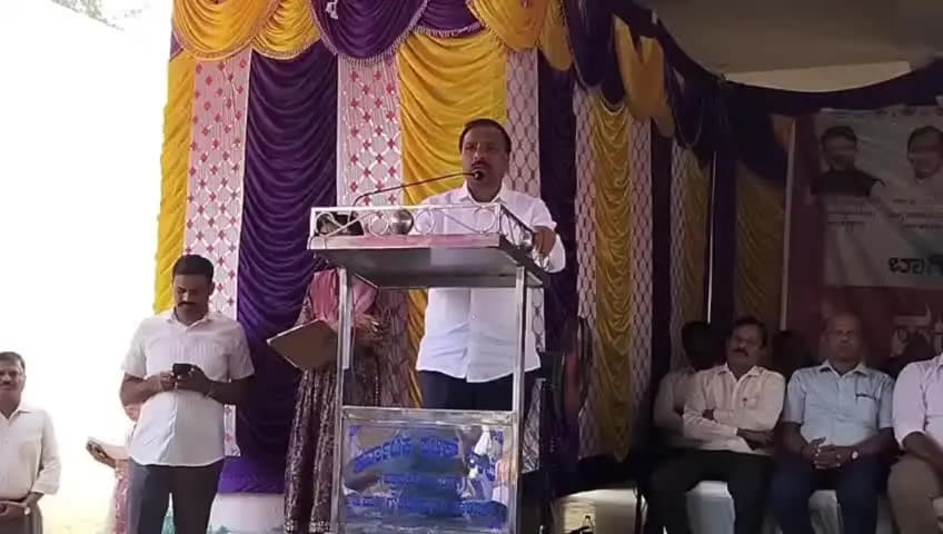 ಗೌರಿಬಿದನೂರು: ಸರ್ಕಾರದ ಆಡಳಿತವನ್ನು ಜನಸಾಮಾನ್ಯರ ಮನೆಬಾಗಿಲಿಗೆ ಕೊಂಡೊಯ್ಯುವ ಮಹತ್ವದ ಯೋಜನೆಯಾಗಿದೆ : ಶಾಸಕ ಕೆ.ಹೆಚ್. ಪುಟ್ಟಸ್ವಾಮಿಗೌಡ..!