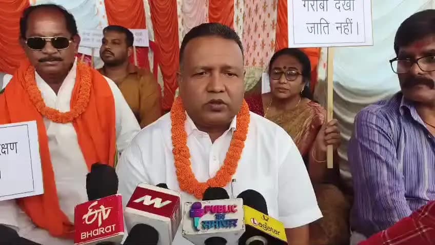 हज़ारीबाग: आर्थिक आधार पर आरक्षण की मांग को लेकर सत्याग्रह शुरू
