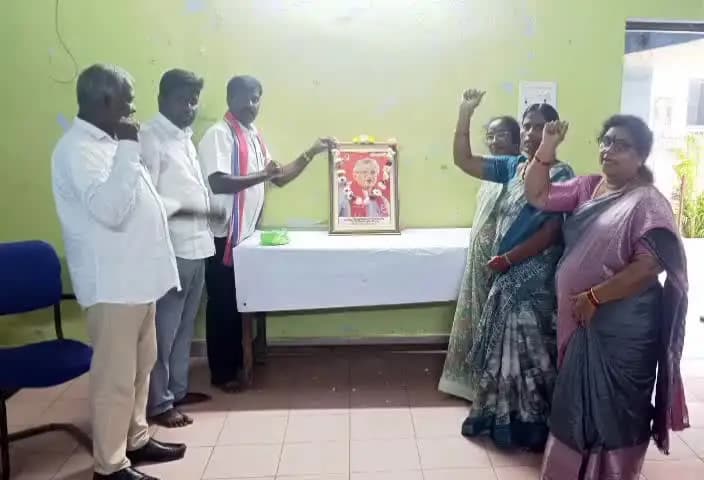 నిర్మల్: జిల్లా కేంద్రంలో సీపీఎం అగ్రనేత, మాజీ ప్రధాన కార్యదర్శి సీతారాం ఏచూరి రెండవ వర్ధంతి కార్యక్రమం