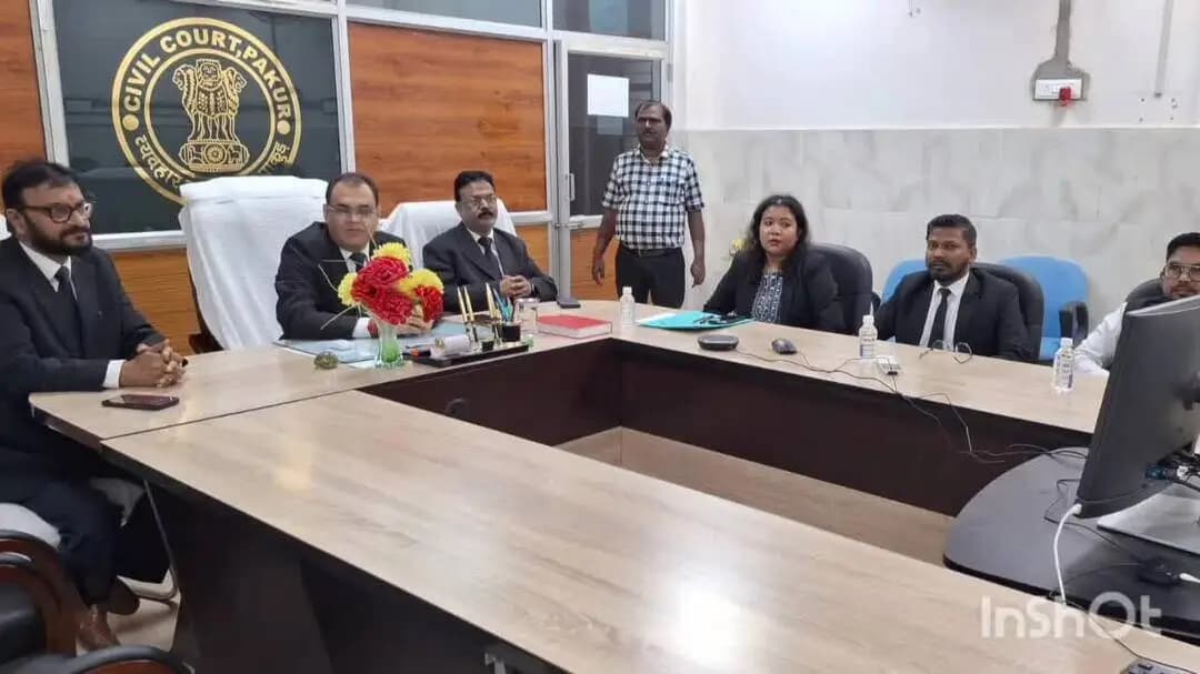 पाकुड़: पाकुड़ में राष्ट्रीय लोक अदालत का सफल आयोजन: 18 हजार से ज्यादा मामलों का निपटारा, 5.85 करोड़ का समझौता
