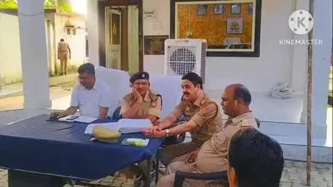 महरौनी: आगामी त्यौहारों को ध्यान में रखते हुए महरौनी कोतवाली परिसर में एसडीएम की अध्यक्षता में पीस कमेटी की बैठक आयोजित हुई