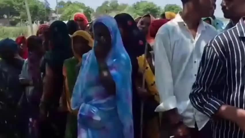 लालगंज: चिल्लूपुर गांव में संदिग्ध परिस्थितियों में फांसी के फंदे से लटका मिला विवाहिता का शव, पुलिस जांच में जुटी