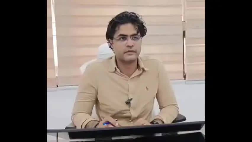 अमरोहा: अमरोहा के डीएम ने ग्राम पंचायतों में सरकारी पैसे के इस्तेमाल में गड़बड़ी मिलने पर की बड़ी कार्रवाई