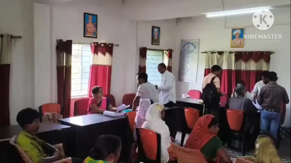 बरकट्ठा: एस आई आर को लेकर शिलाड़ीह में लगा शिविर