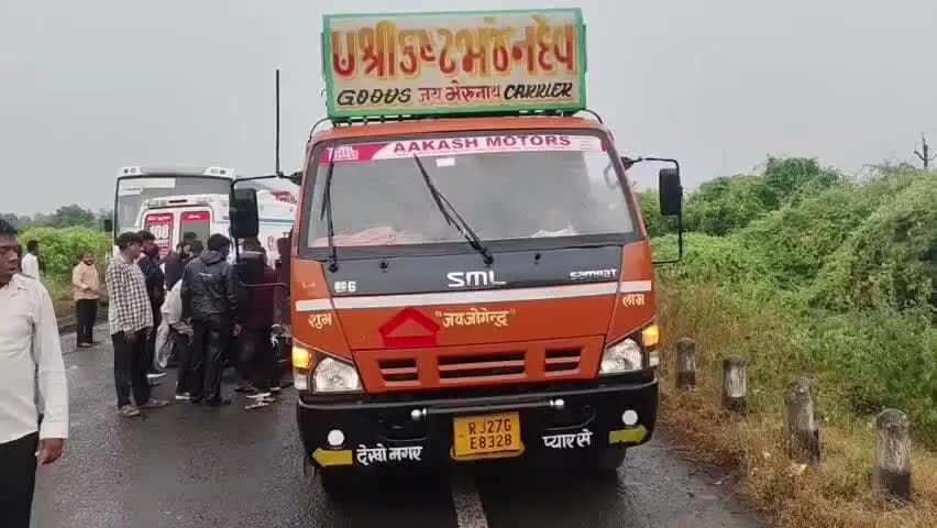 ગોધરા: ગોધરા-લુણાવાડા હાઇવે પર ગંભીર અકસ્માત: ટ્રેલર પાછળ બાઈક ઘૂસી જતાં યુવક-યુવતી ગંભીર રીતે ઈજાગ્રસ્ત, ચાલક ફરાર