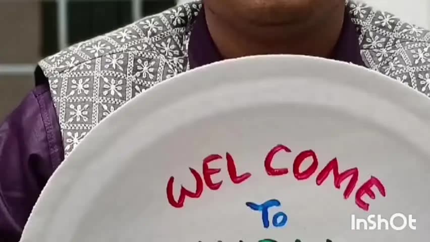 मुंगेर: मधुरेंद्र ने भोज की पत्तल पर उकेरे ब्रिक्स नेताओं के चेहरे, 15 दिनों में तैयार की अनोखी कलाकृति