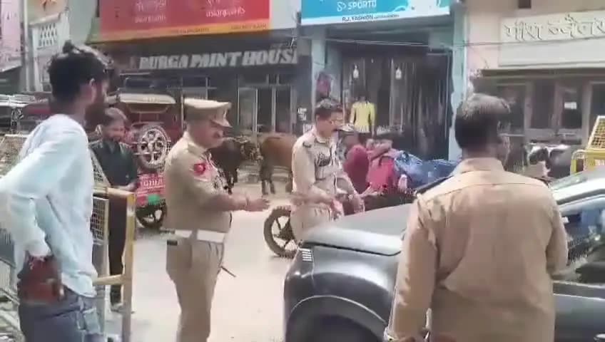 सदर: शहर में ध्वनि प्रदूषण पर नियंत्रण और सड़क सुरक्षा को ध्यान में रखते हुए कोठा पांचा चौराहे पर विशेष जागरूकता अभियान
