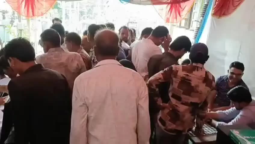मंदसौर: मंदसौर कोर्ट परिसर में राष्ट्रीय लोक अदालत में विद्युत मंडल की शिकायत का आपसी सहमति से निराकरण