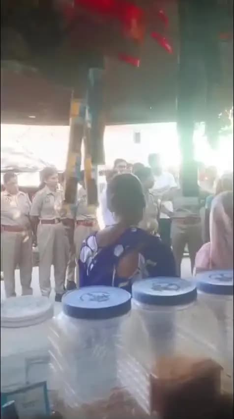 ग्राम भेलवासी पोस्ट बुद्धकला , थाना कोतवाली जिला संतकबीर नगर , पुलिस वाले हमारे पर्सनल प्रोपटी पुलिस कर्मियों ने नाली न