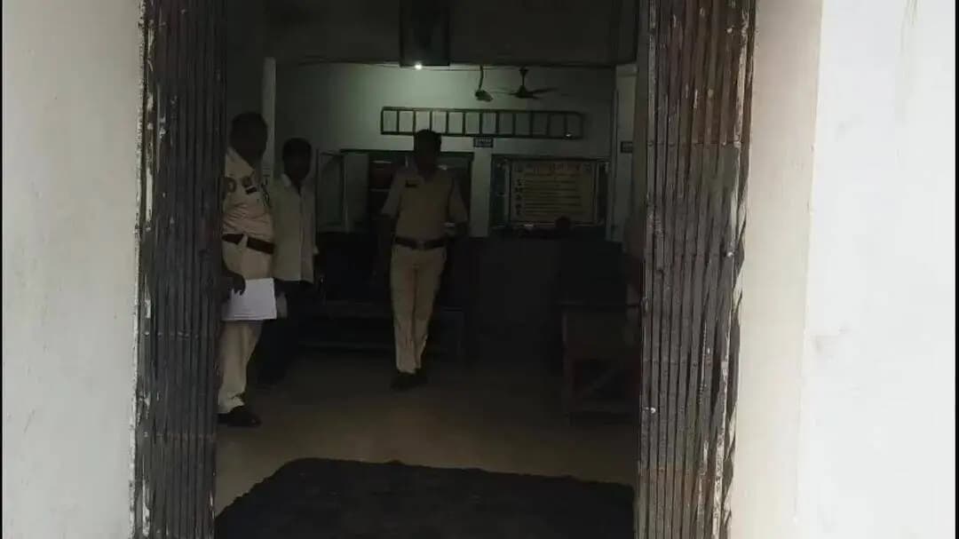 लैलूंगा: झारसुगुड़ा में 15 चेक बाउंस मामलों में पुलिस ने घेराबंदी कर पकड़ा आरोपी