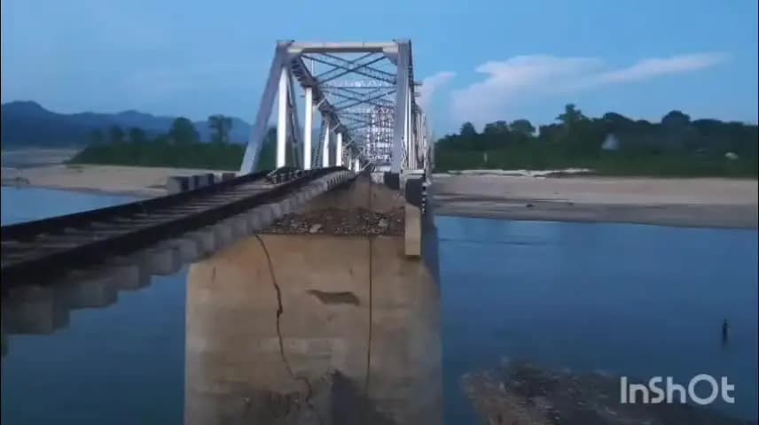 ধেমাজি: চিমেন নদী ৰেল দলঙ ভঙা অংশ পৰিদৰ্শন বিভিন্ন জনগোষ্ঠীয় সংগঠনৰ