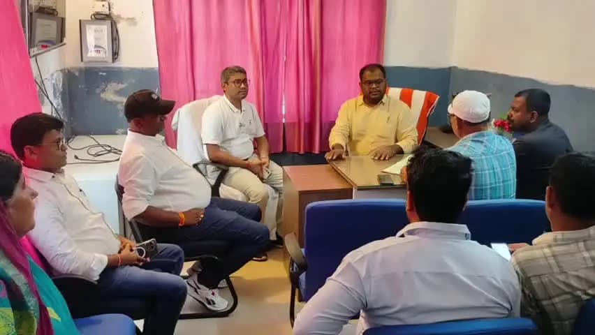 मझौलिया: रोगी कल्याण समिति की बैठक में स्वास्थ्य सुविधाओं, साफ-सफाई, दवा व जांच व्यवस्था सुधारने पर जोर