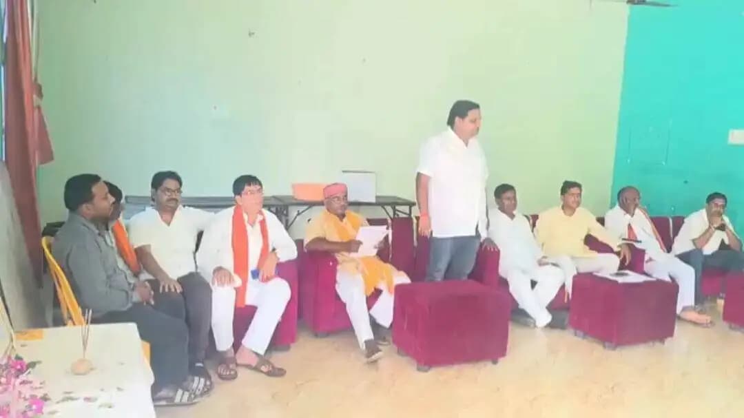 बेल्थरा रोड: बेल्थरारोड में बूथ स्तर तक संगठन मजबूत करने में जुटी भाजपा, सेवा संकल्प अभियान को लेकर हुई बैठक