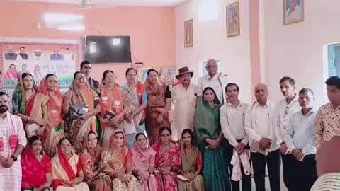 बरघाट: ग्राम धारना में भाजपा पदाधिकारी व कार्यकर्ताओं की बैठक, जनप्रीनिधि, ग्रामीण व क्षेत्रीय कार्यकर्ता हुए शामिल