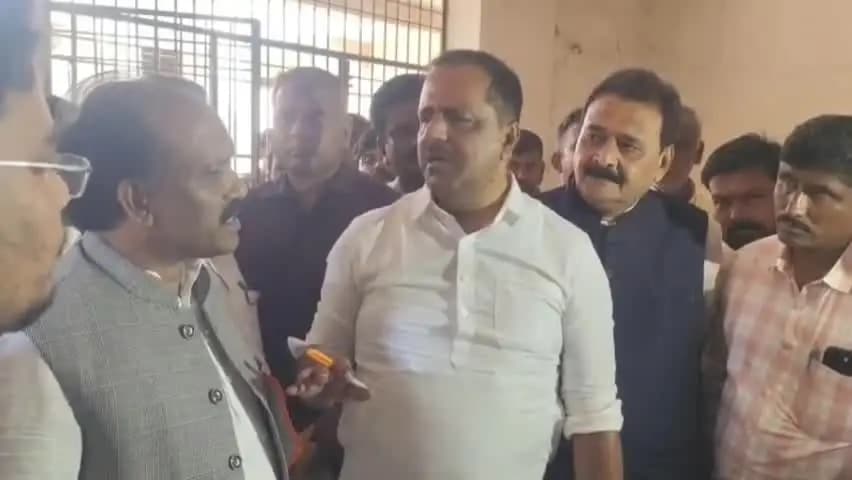 ಹುಬ್ಬಳ್ಳಿ ನಗರ: ಹಳೆ ಹುಬ್ಬಳ್ಳಿಯಲ್ಲಿ ನಿರ್ಮಾಣ ಹಂತದಲ್ಲಿರುವ 100 ಹಾಸಿಗೆಗಳ ಹೈಟೆಕ್ ಆಸ್ಪತ್ರೆ ಕಟ್ಟಡ ಕಾಮಗಾರಿ ಪರಿಶೀಲಿಸಿದ ಸಚಿವ ಯು.ಟಿ. ಖಾದರ್