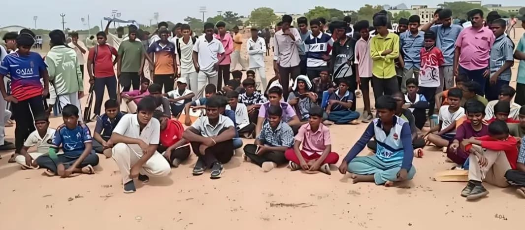 திருவண்ணாமலை: கிரிக்கெட் போட்டியில் மாணவர்களுக்கு அடிப்படை வசதிகள் இன்றி தவிப்பு