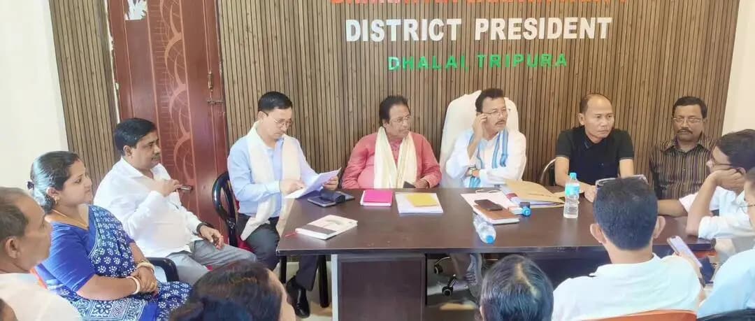 আমবাসা: ধলাই জেলা BJP কার্যালয়ে BJP দলের পক্ষ থেকে একটি বৈঠক অনুষ্ঠিত হয়
