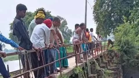 काराकाट: काराकाट के इटढ़िया गांव के काव नदी फॉल में युवक डूबा, तलाश जारी