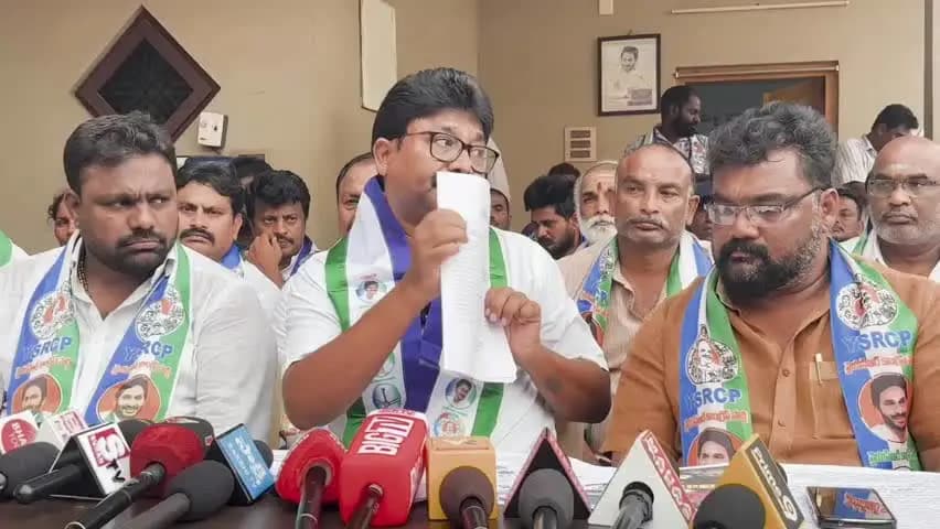కొండపి: మౌలాబీ కుటుంబానికి న్యాయం చేయడంలో ప్రభుత్వం వైఫల్యం చెందింది: మాజీమంత్రి ఆదిమూలపు సురేష్