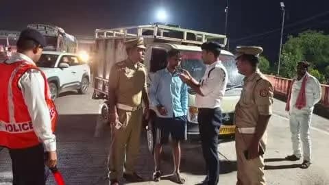 अकबरपुर: यातायात और थाना पुलिस की संयुक्त टीम ने शराब पीकर वाहन चलाने वालों के खिलाफ विशेष अभियान के तहत की सख्त कार्रवाई