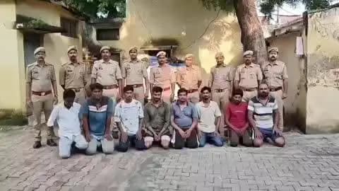 जौनपुर: लाइन बाजार थाना पुलिस ने दंगा भड़काने और सरकारी कार्य में बाधा डालने के आरोप में 8 अभियुक्तों को किया गिरफ्तार
