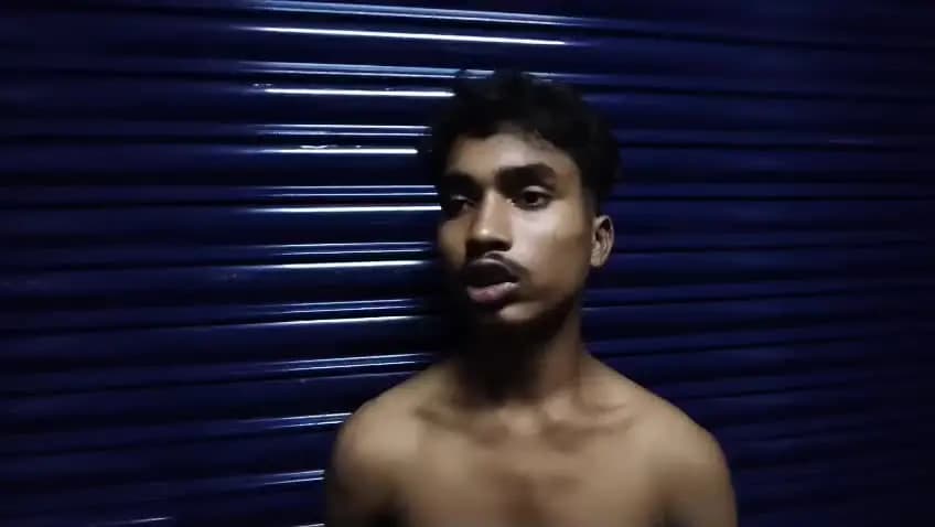 নগাঁও: নগাঁও উৰিয়াগাঁৱত চোৰৰ সন্দেহত ৰাইজে ধৰে যুৱকক,নগাঁও উৰিয়াগাঁৱত দোকানৰ চাটাৰ উঠাবলৈ চেষ্টা কৰোতেই ৰাইজে কৰায়ত্ত কৰে